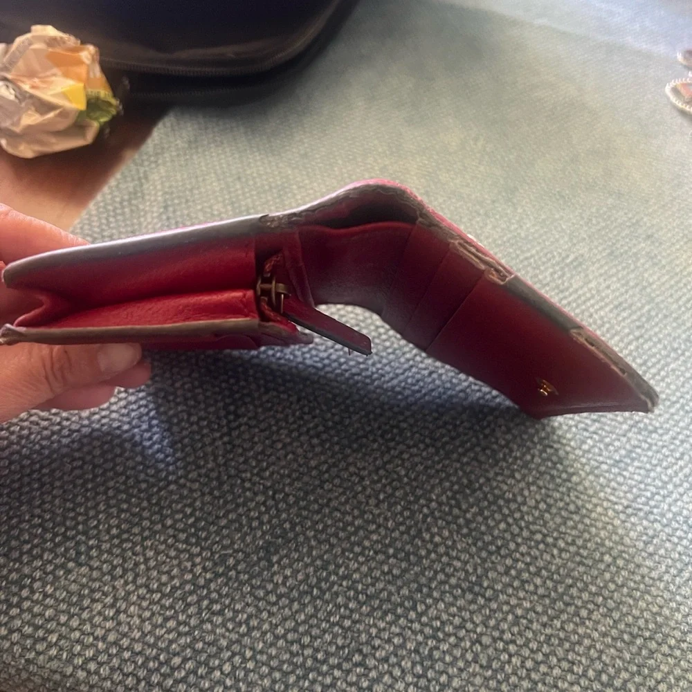 Gucci Red and Beige Card Holder with Bee Accent - Picture 8 of 12